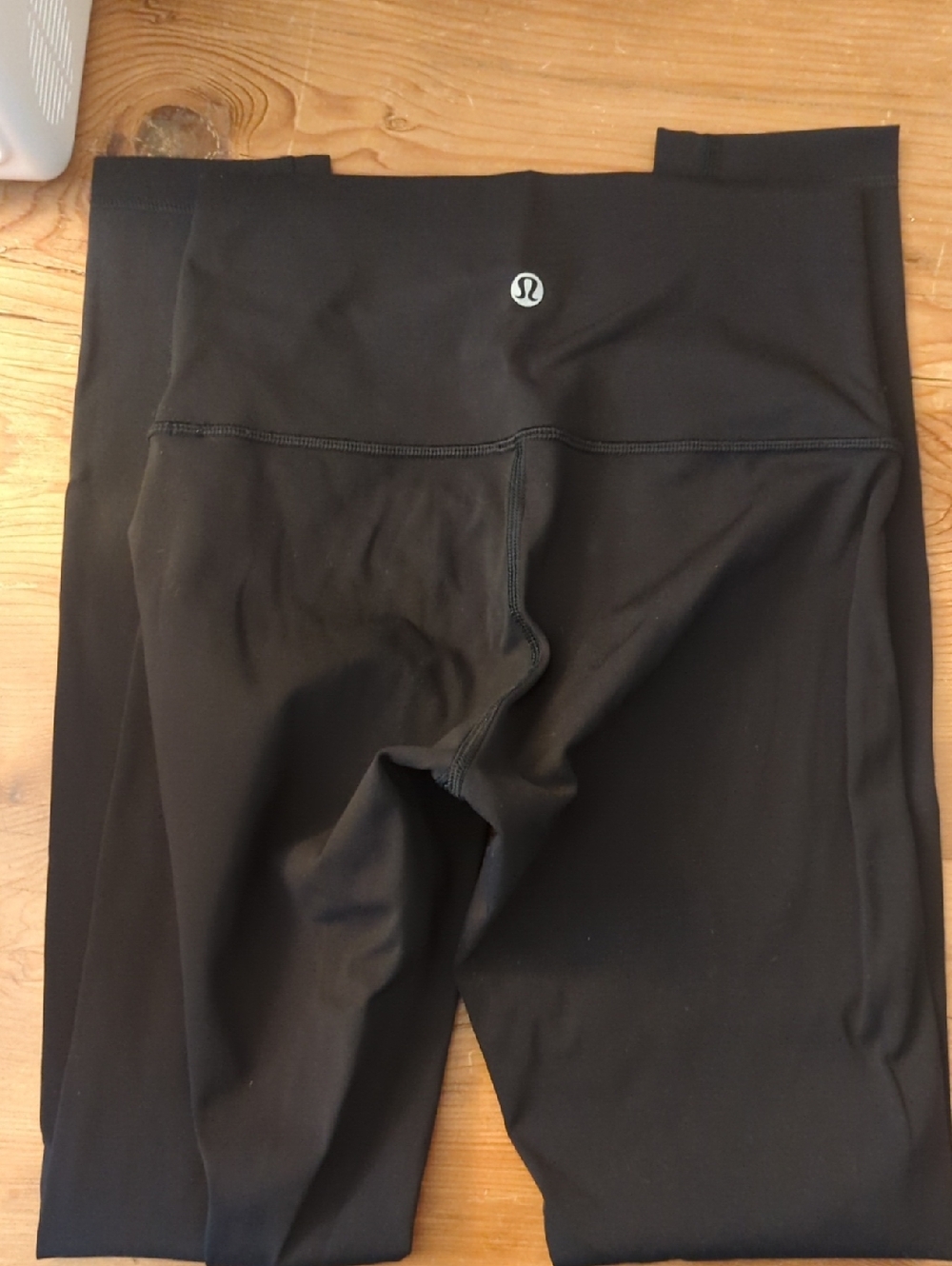 Lululemon Black Wunder Under Size 2